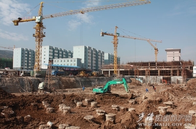 麥積區(qū)重點(diǎn)項(xiàng)目建設(shè)加速推進(jìn)，建設(shè)工程施工如火如荼